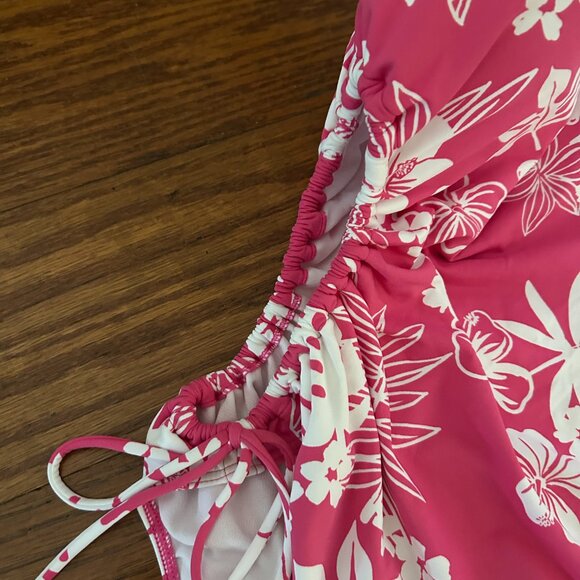 NWT Roxy One Shoulder One Piece Swimsuit Cutout Size Medium Beach Classic NEW - Picture 3 of 16